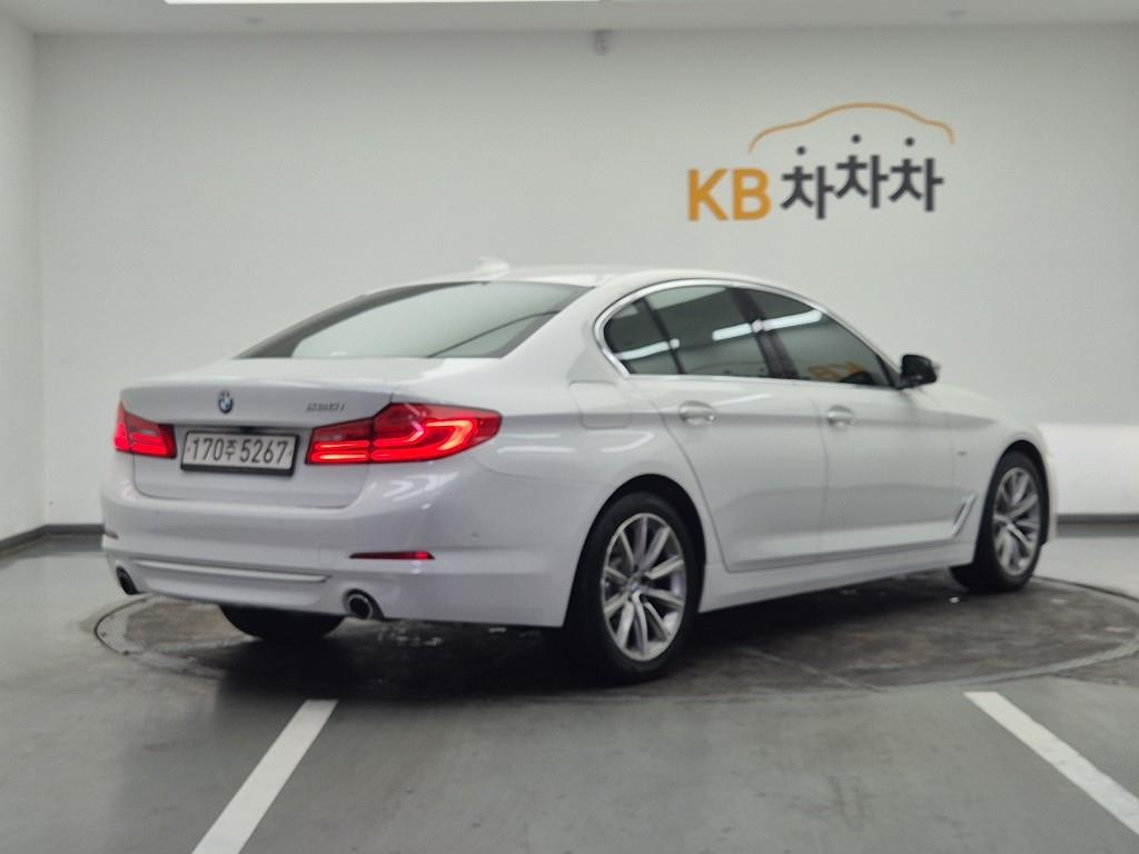 BMW 5 Series - Vista 4