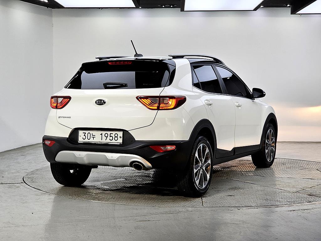 KIA Stonic - Vista 4