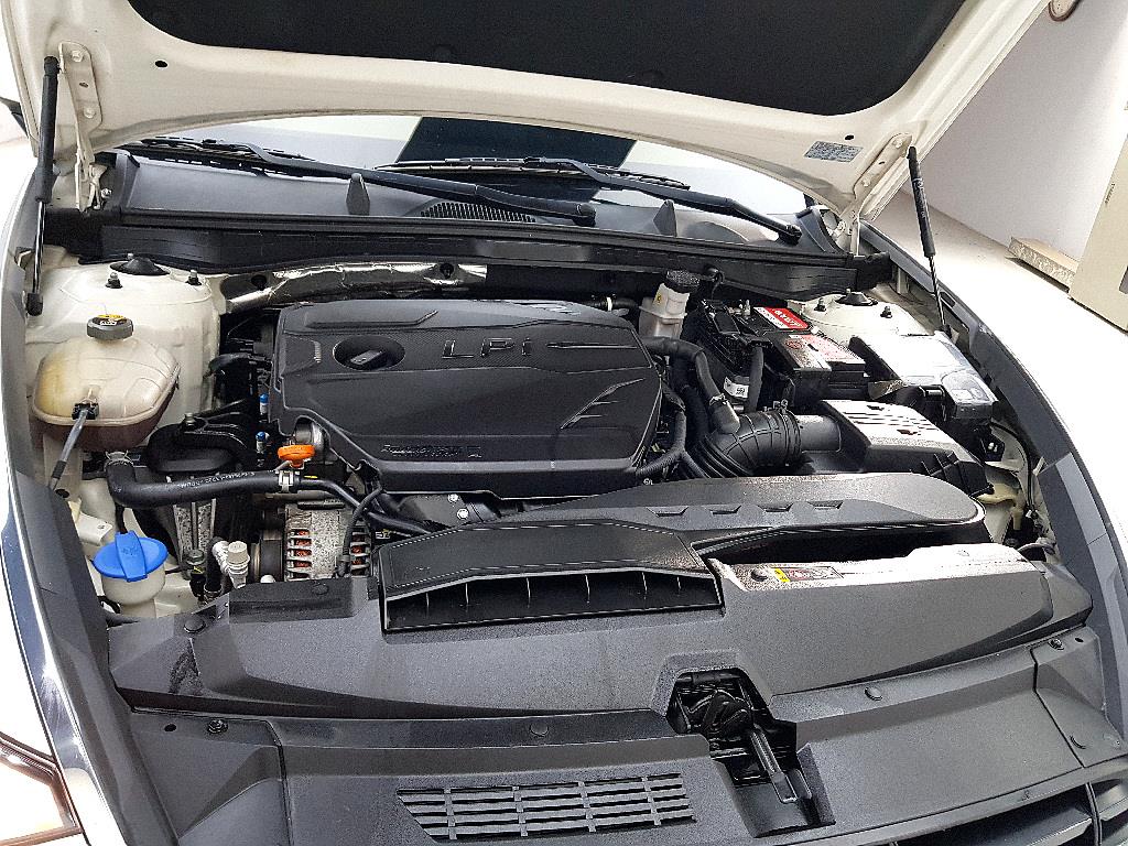 HYUNDAI Sonata - Vista 5