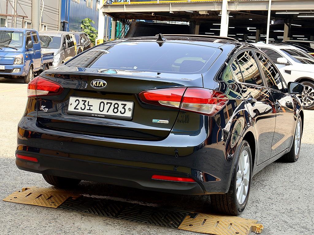 KIA K3 - Vista 4