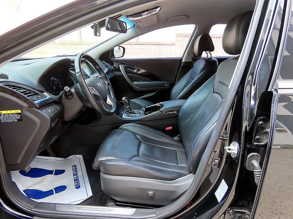 HYUNDAI Grandeur - Vista 5