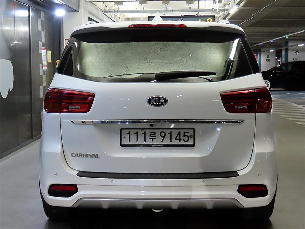 KIA Carnival - Vista 5