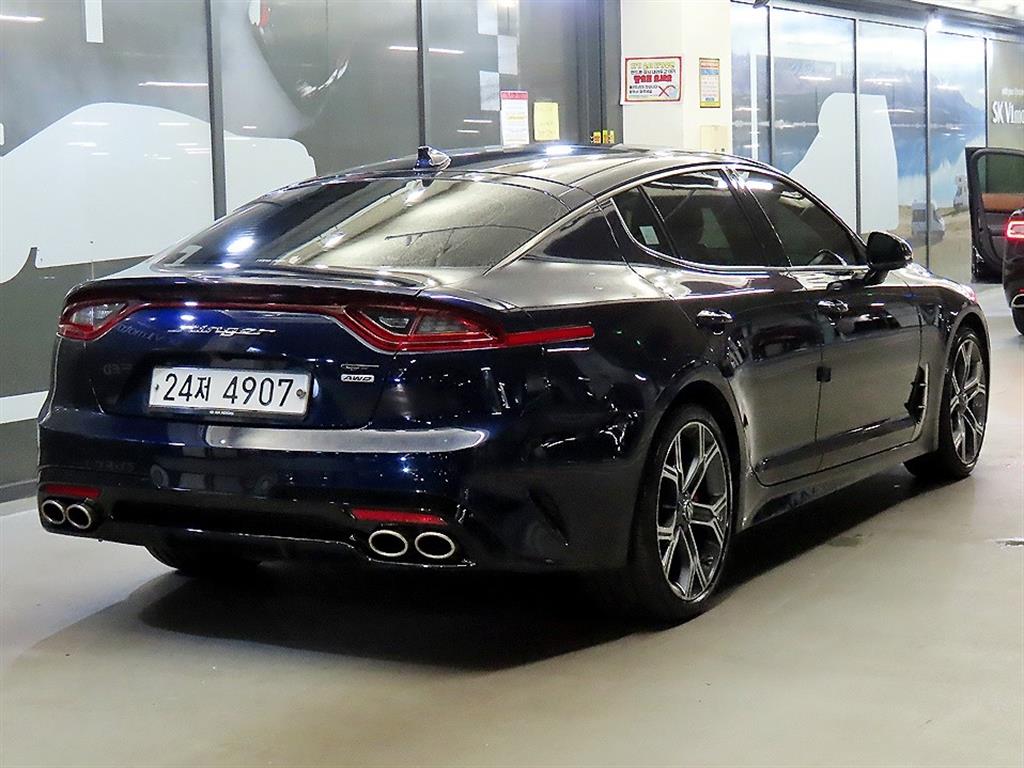 KIA Stinger - Vista 4