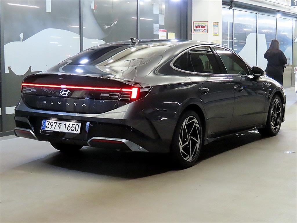 HYUNDAI Sonata - Vista 4