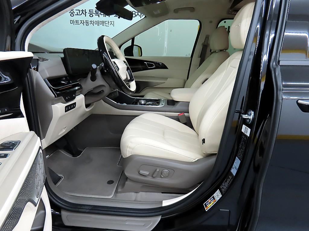 KIA Carnival - Vista 5