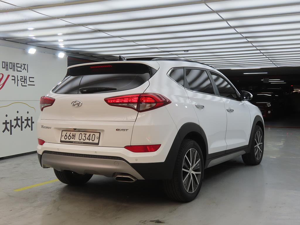 HYUNDAI Tucson - Vista 4