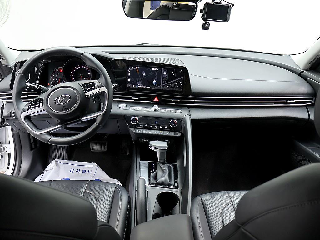 HYUNDAI Avante - Vista 5