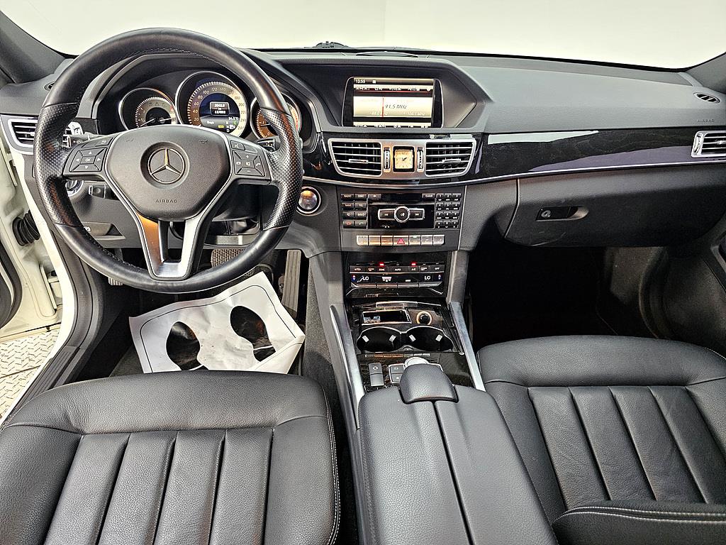 Mercedes Benz E class - Vista 5