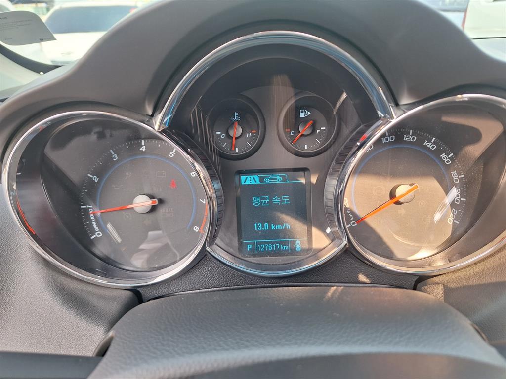 Chevrolet Cruise - Vista 5