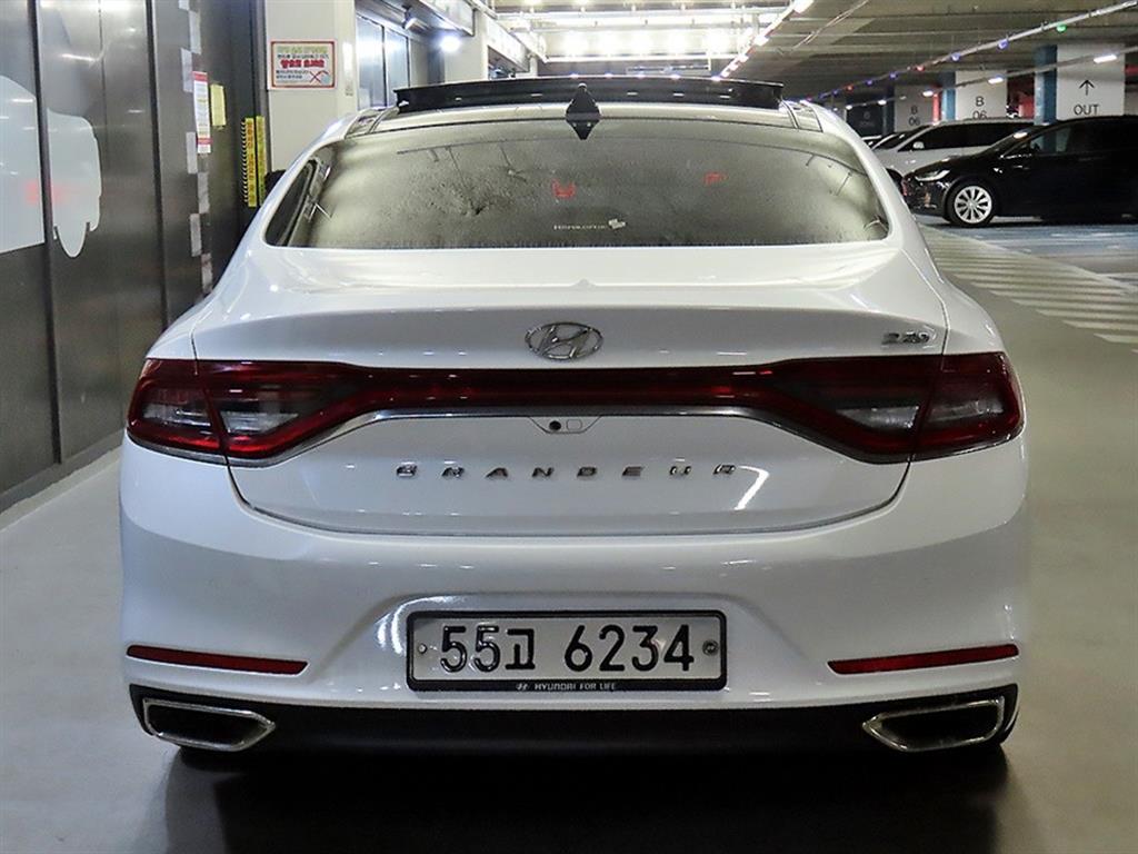 HYUNDAI Grandeur - Vista 5