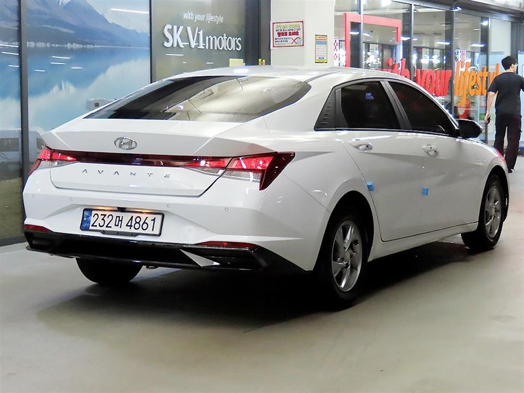 HYUNDAI Avante - Vista 4