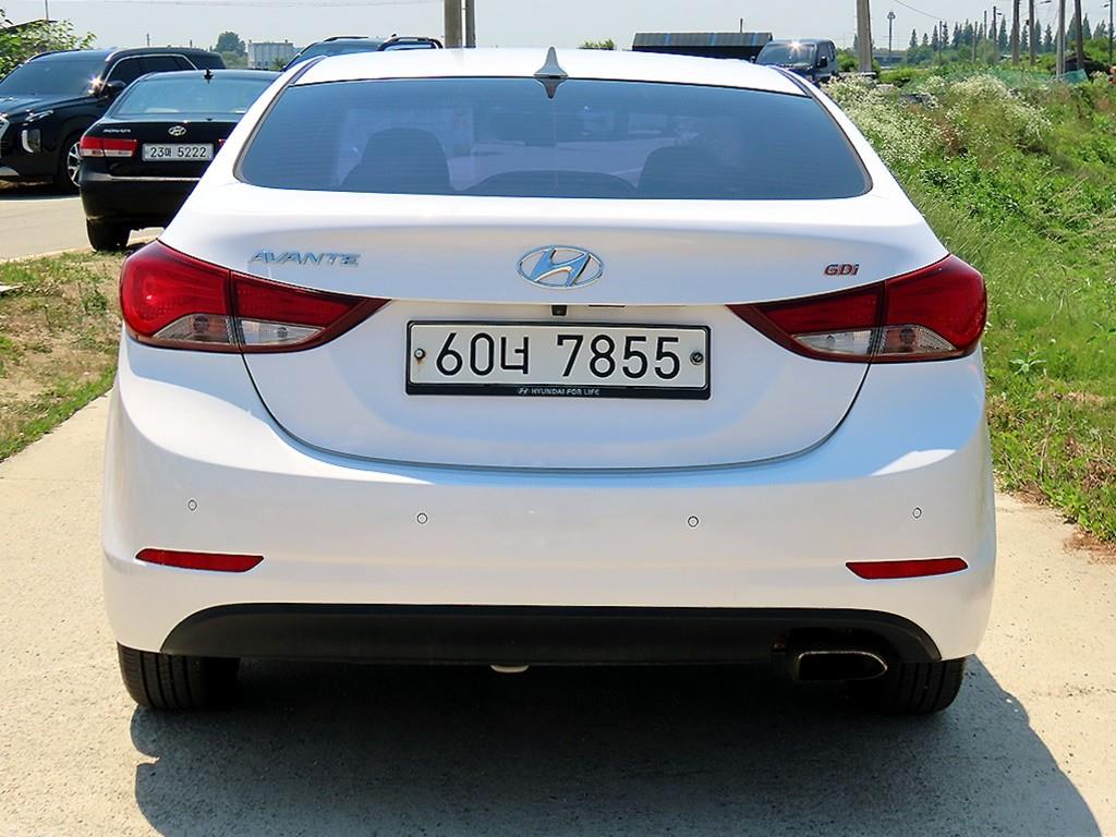 HYUNDAI Avante - Vista 4