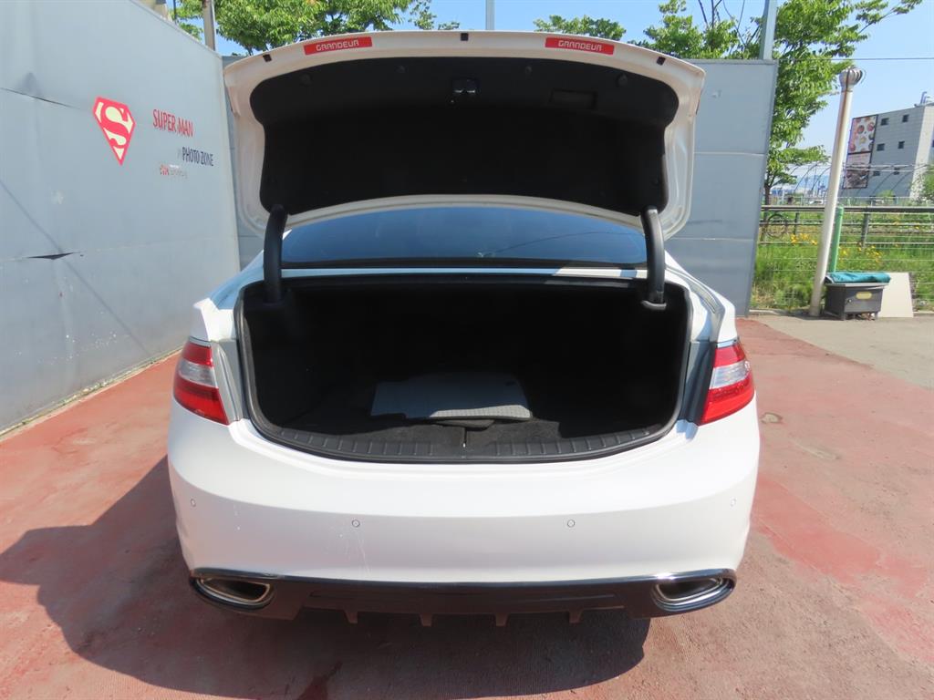 HYUNDAI Grandeur - Vista 5
