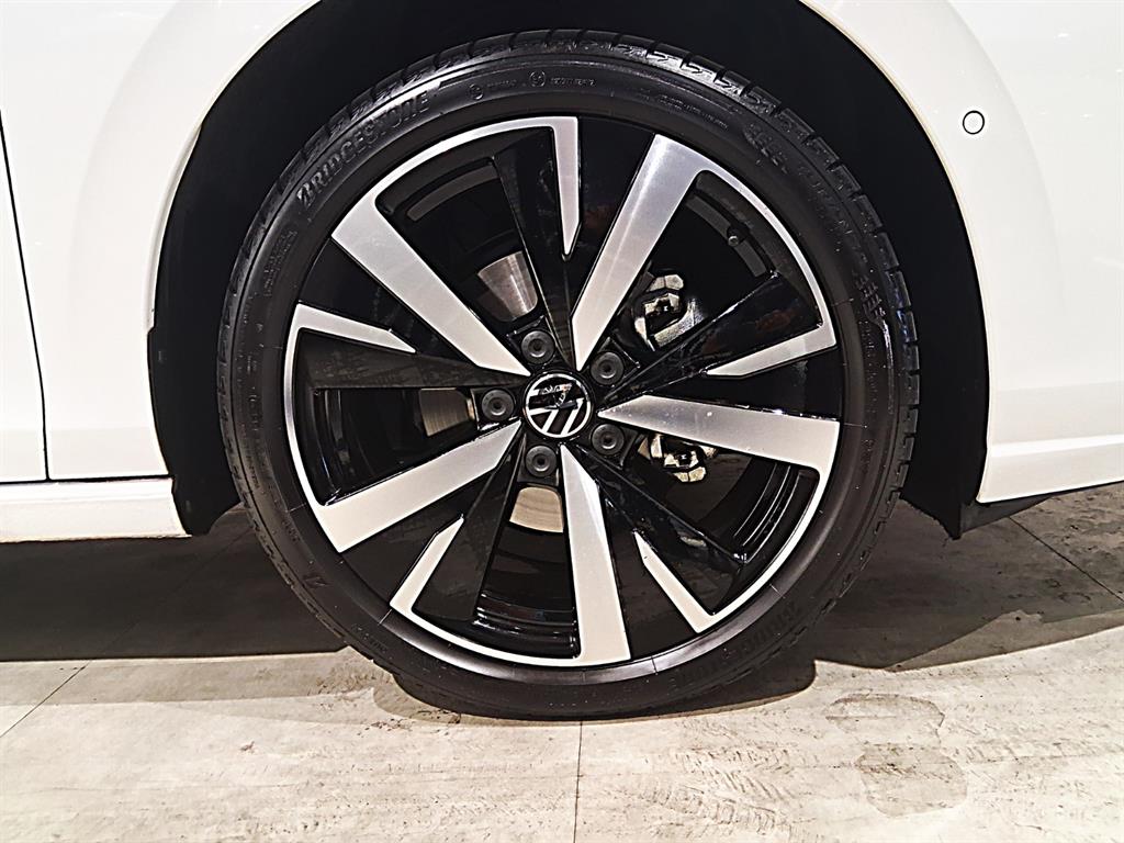 Volkswagen Golf - Vista 5