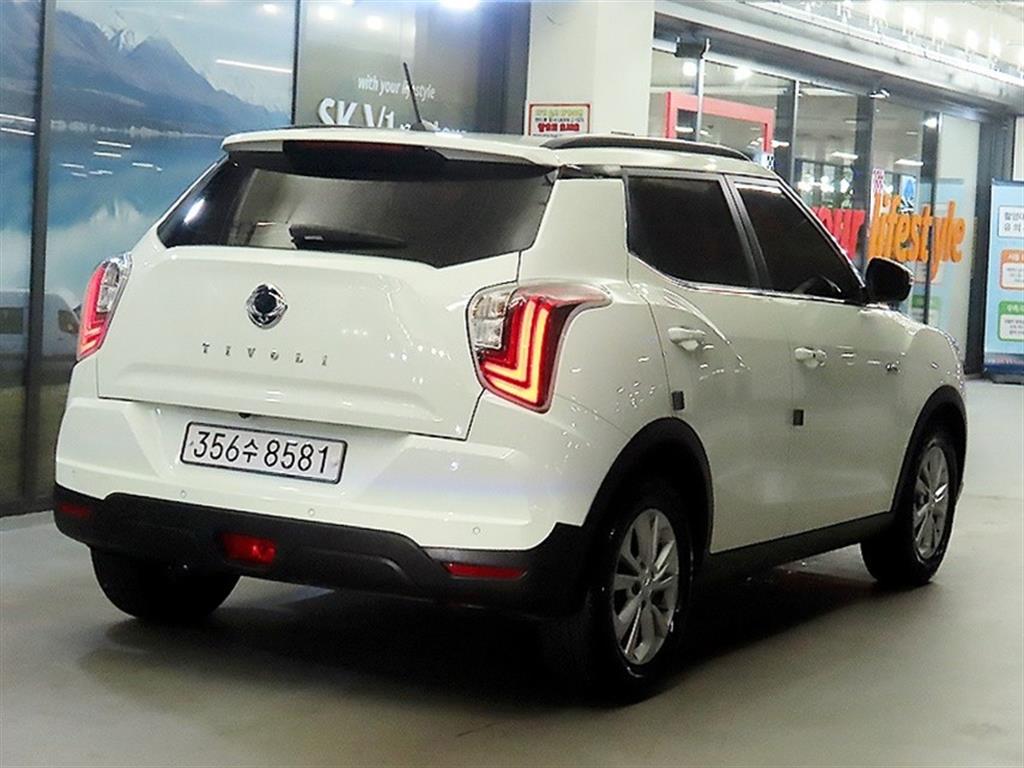 Ssangyong Tivoli - Vista 5