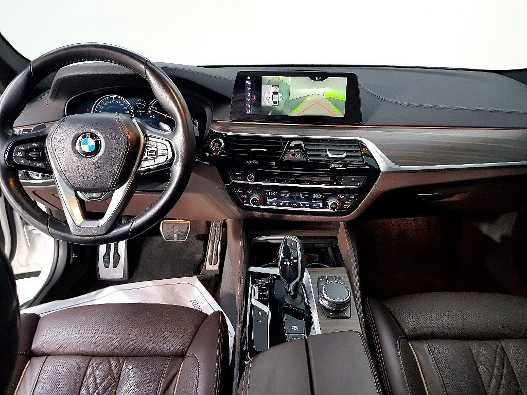 BMW 5 Series - Vista 5