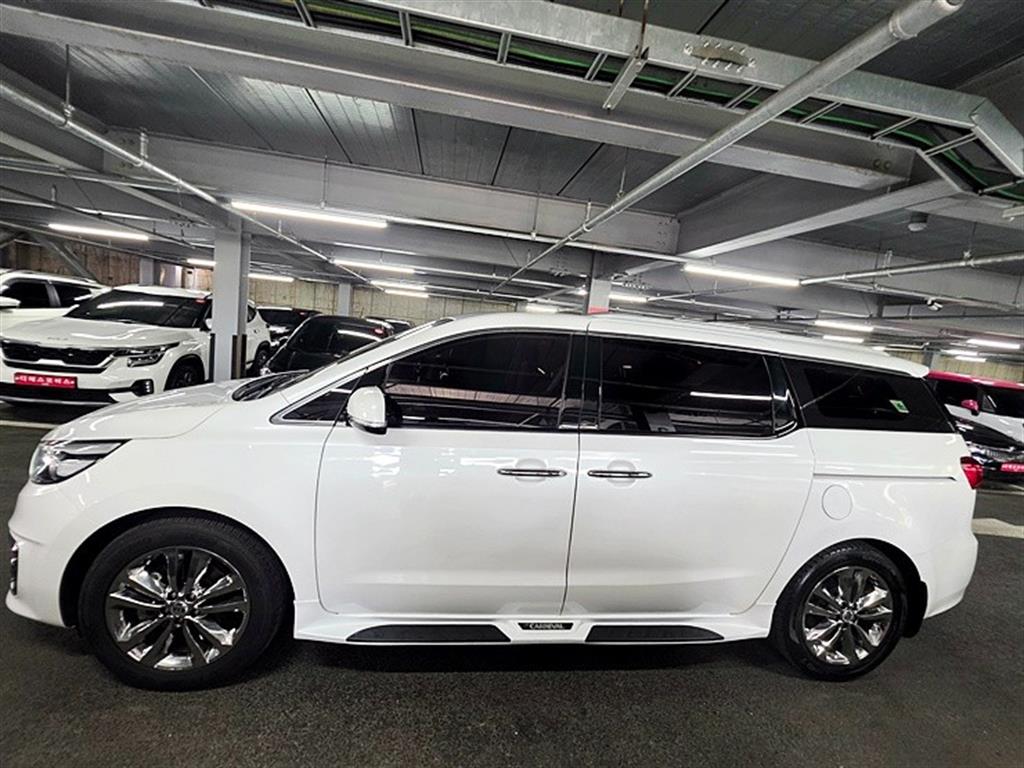 KIA Carnival - Vista 4