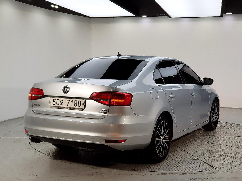Volkswagen Jetta - Vista 4