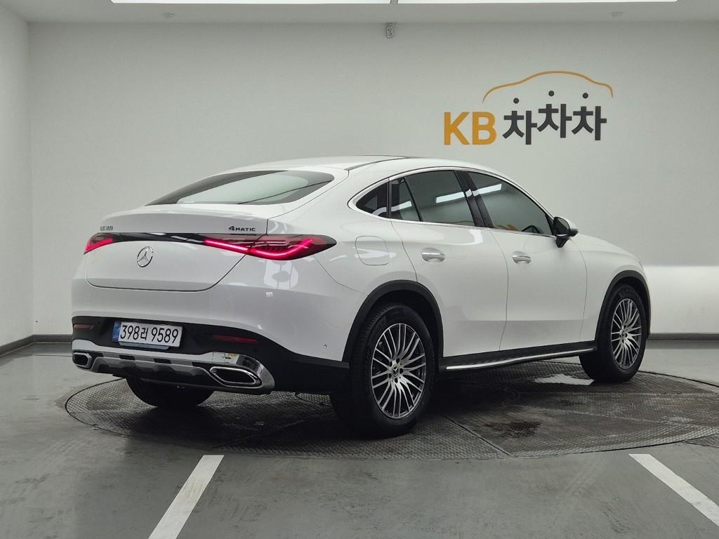 Mercedes Benz GLC Class - Vista 4