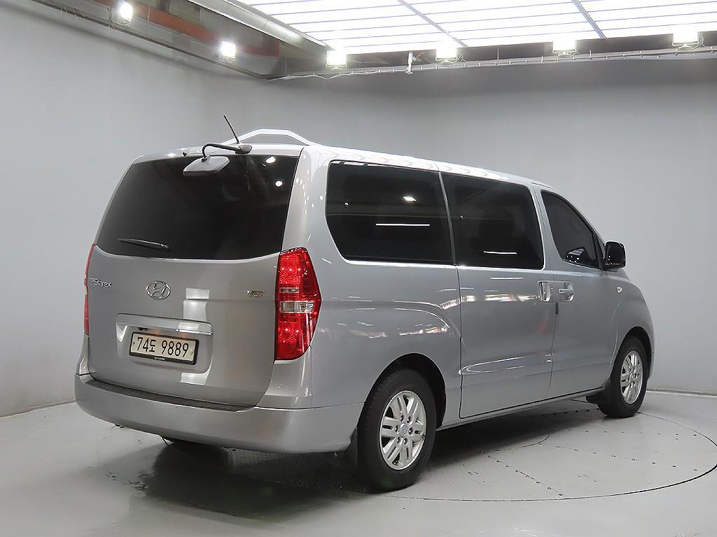 HYUNDAI Starex - Vista 4