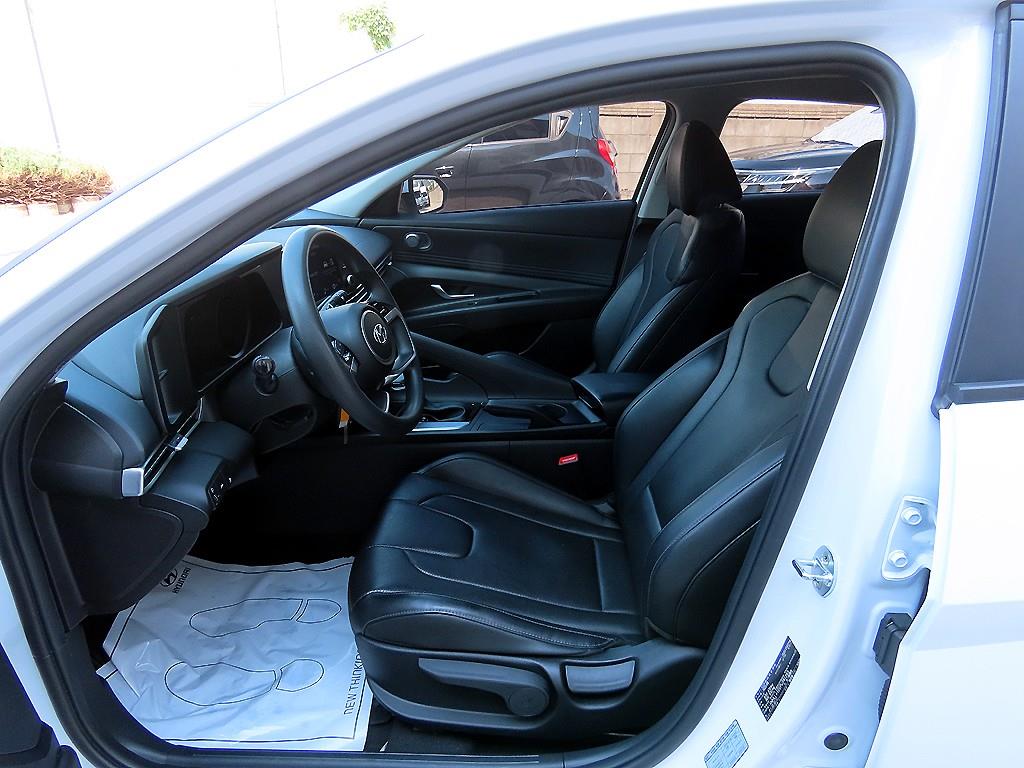 HYUNDAI Avante - Vista 5