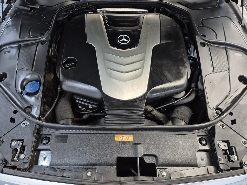 Mercedes Benz S Class - Vista 5