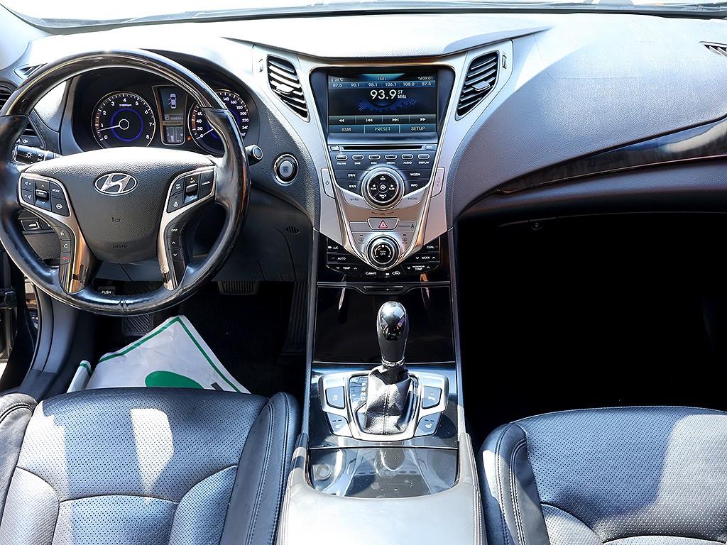 HYUNDAI Grandeur - Vista 5