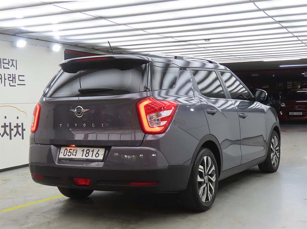 Ssangyong Tivoli - Vista 4
