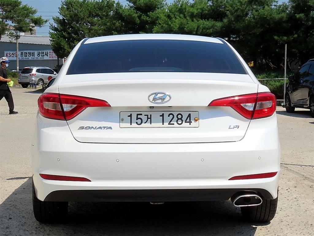 HYUNDAI Sonata - Vista 4