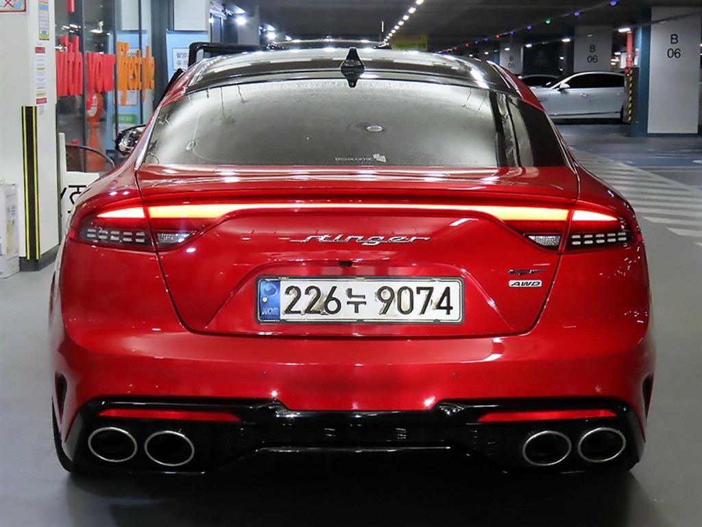 KIA Stinger - Vista 5