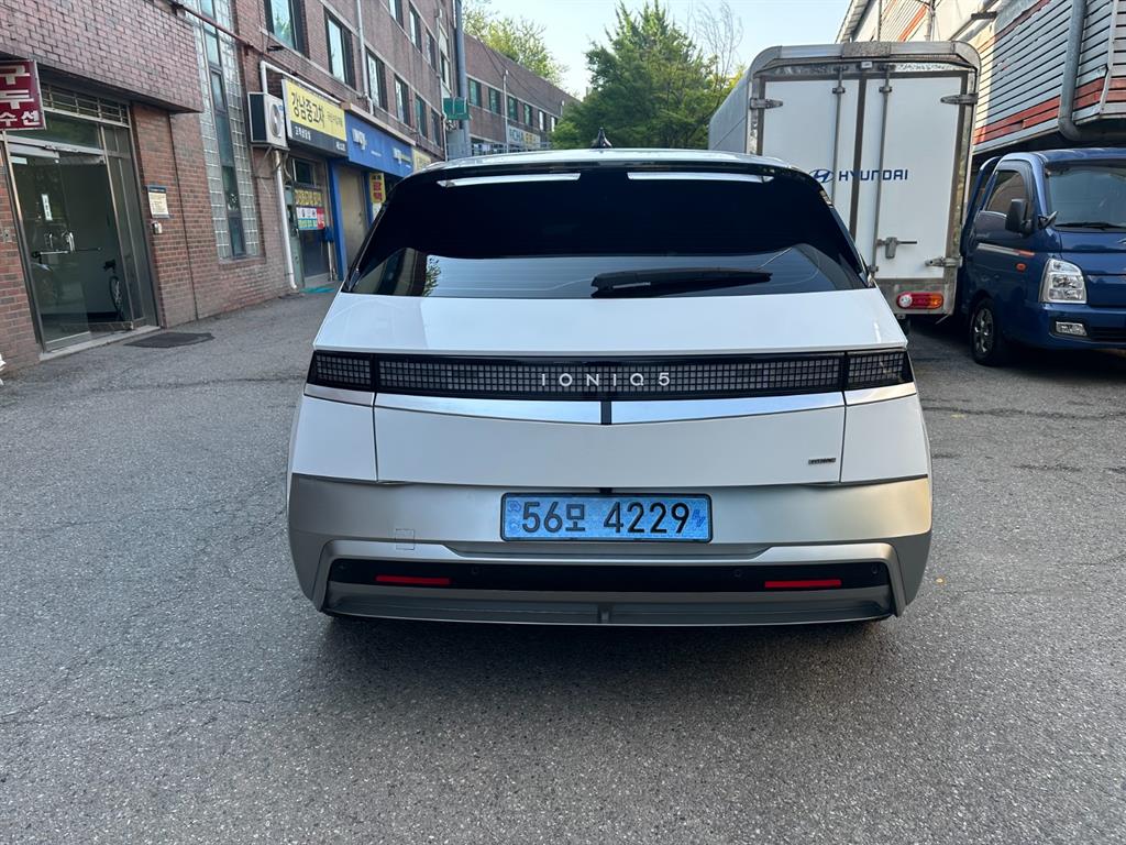 HYUNDAI Ioniq 5 - Vista 5