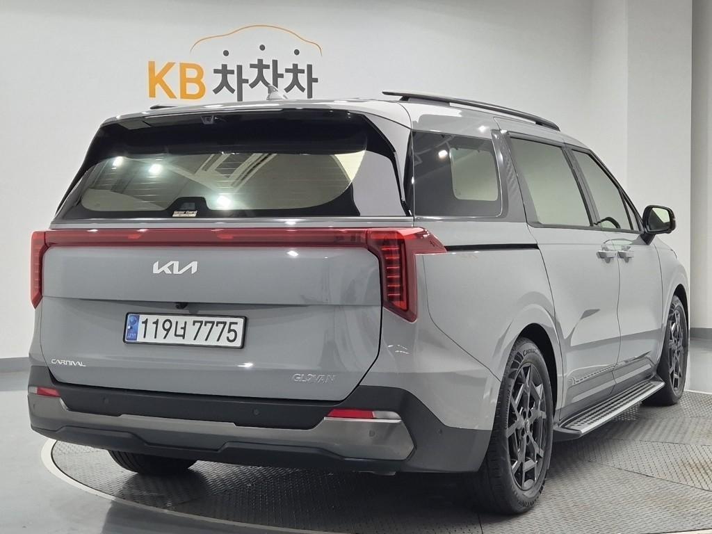 KIA Carnival - Vista 4