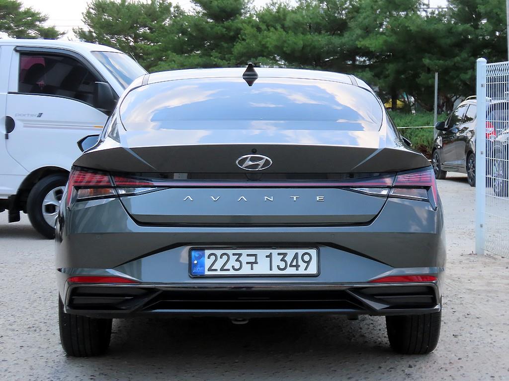 HYUNDAI Avante - Vista 4