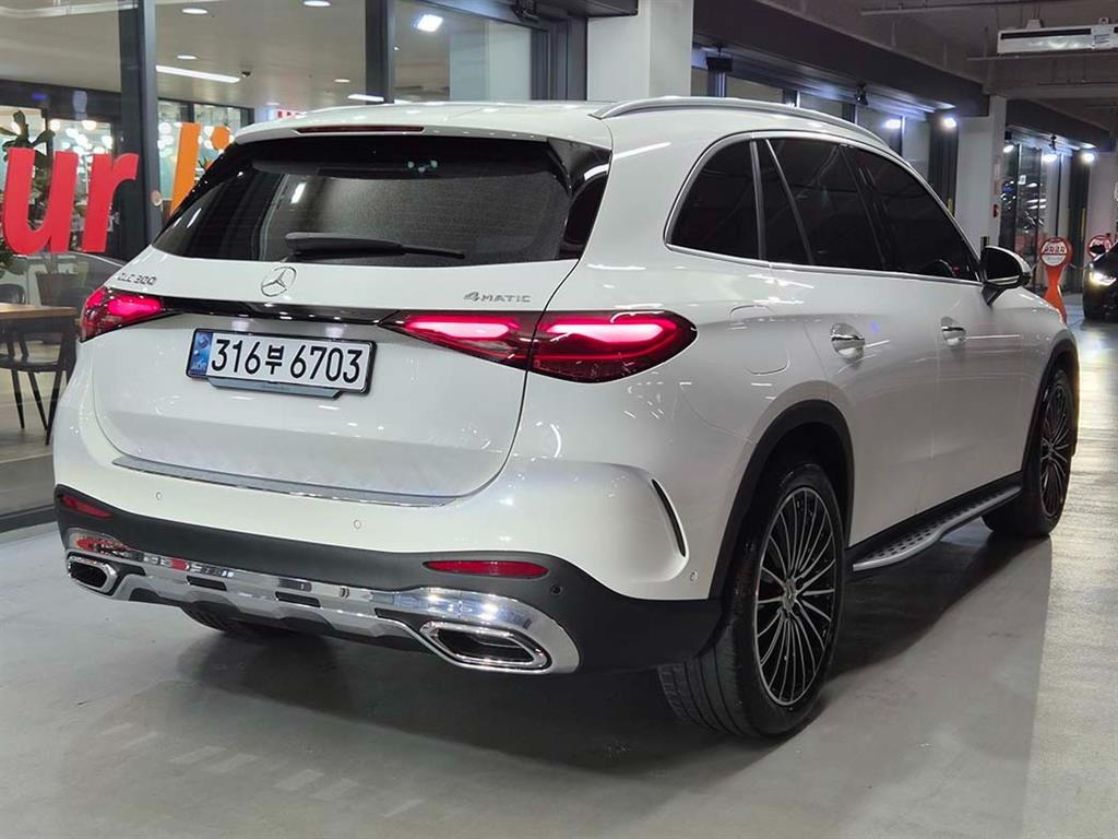 Mercedes Benz GLC Class - Vista 4