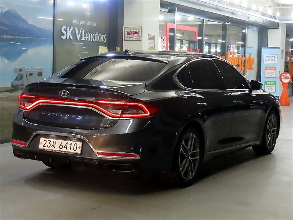 HYUNDAI Grandeur - Vista 4