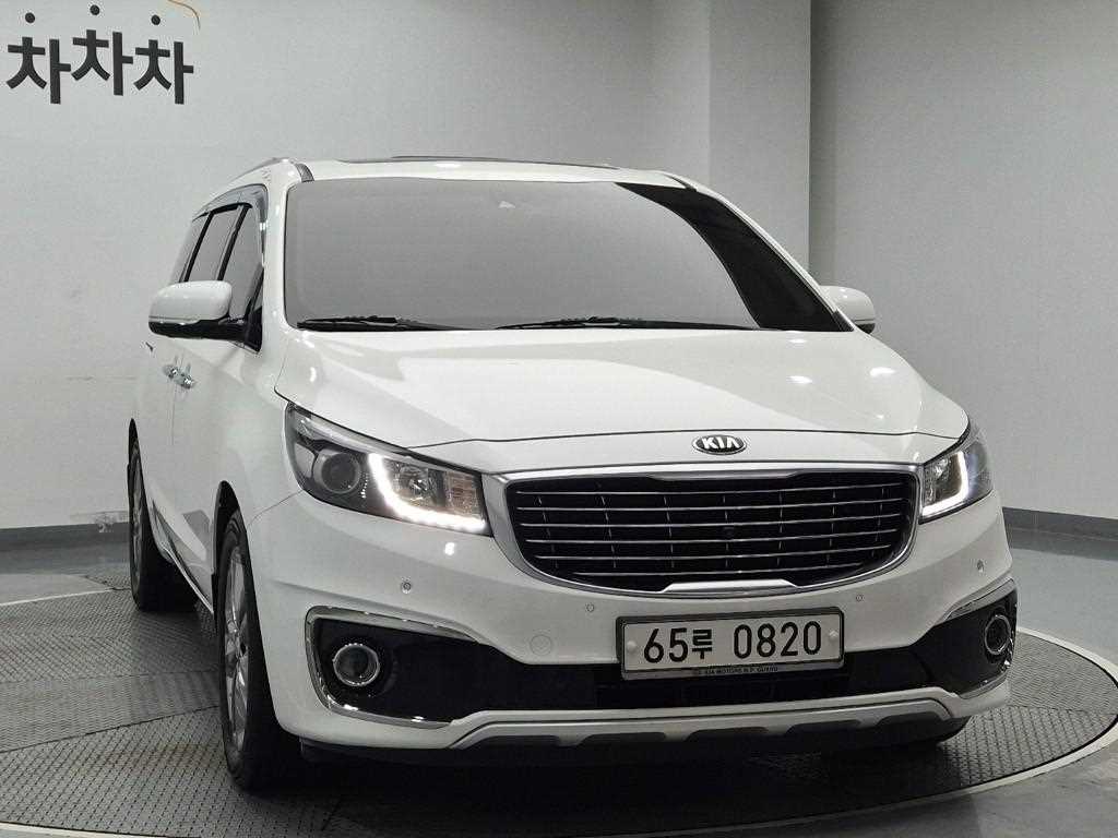 KIA Carnival - Vista 4