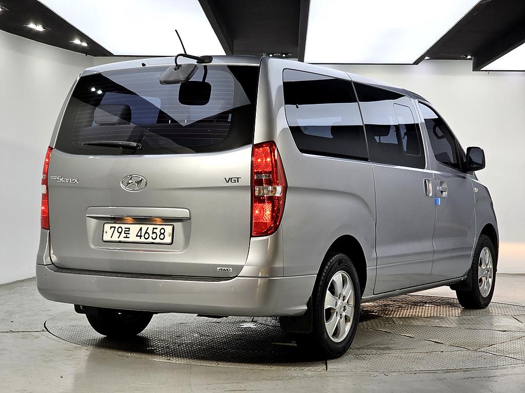 HYUNDAI Starex - Vista 4