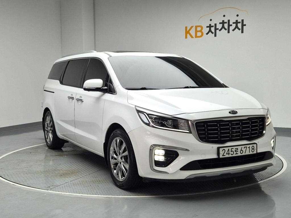 KIA Carnival - Vista 4