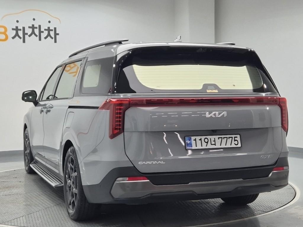 KIA Carnival - Vista 5
