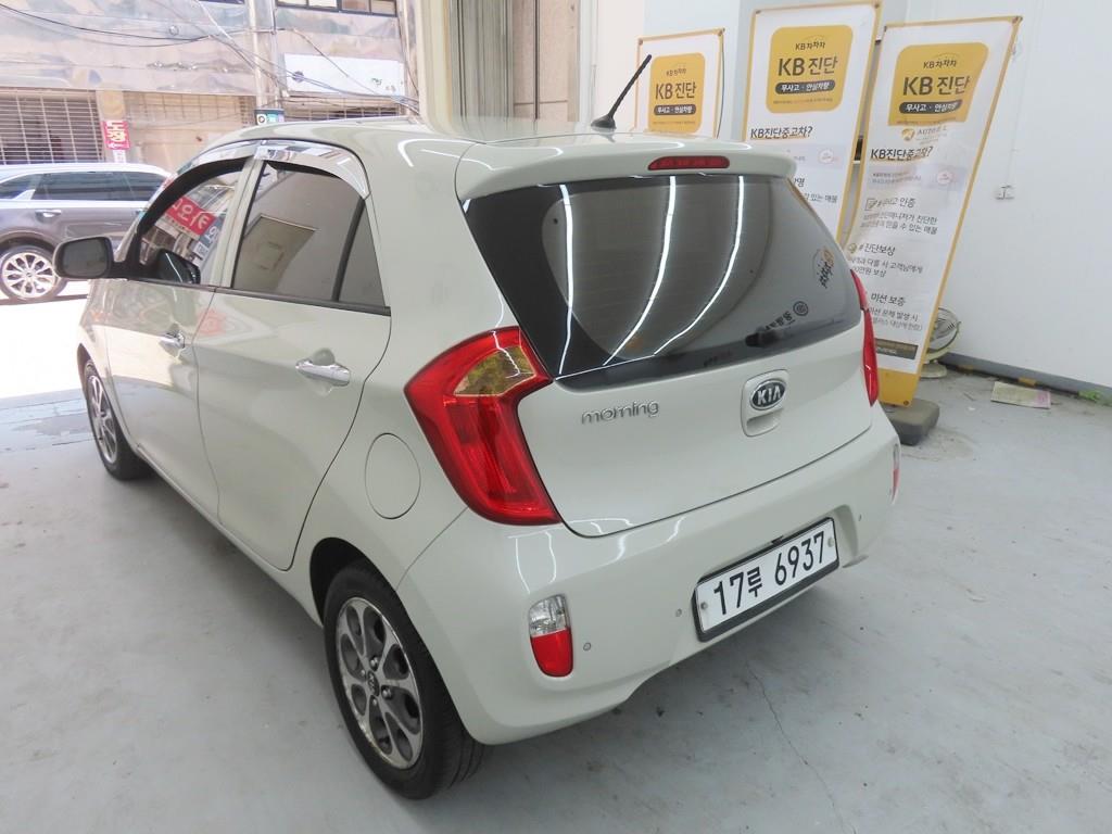 KIA Morning - Vista 4