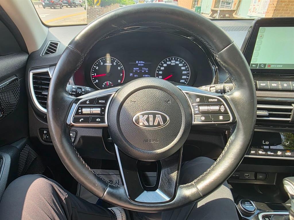 KIA Seltos - Vista 5