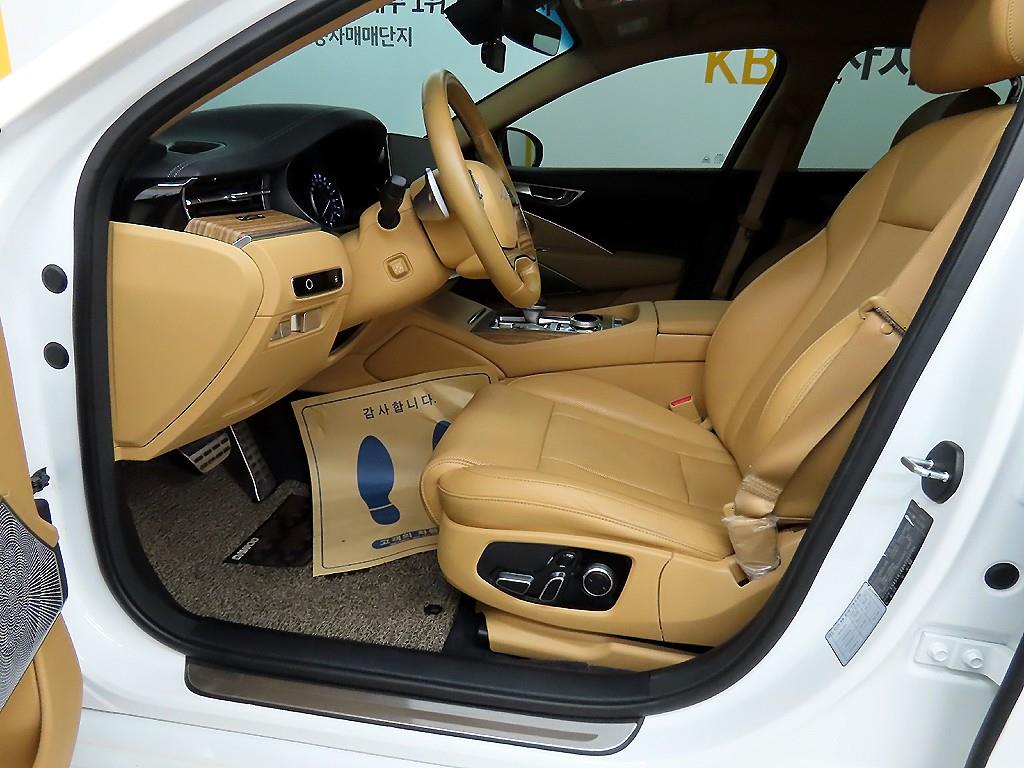KIA K9 - Vista 5