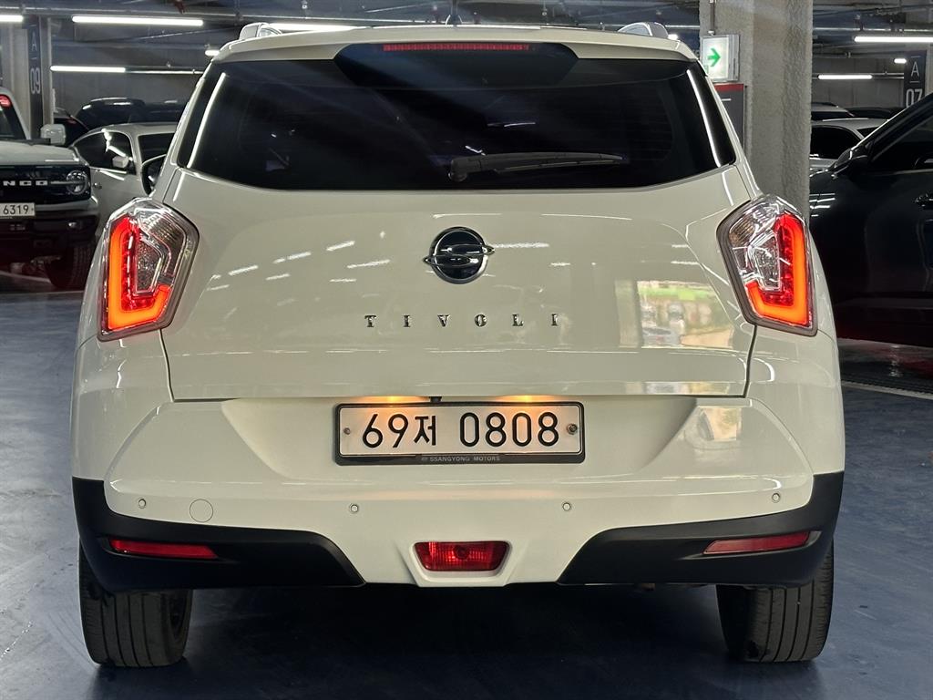 Ssangyong Tivoli - Vista 4