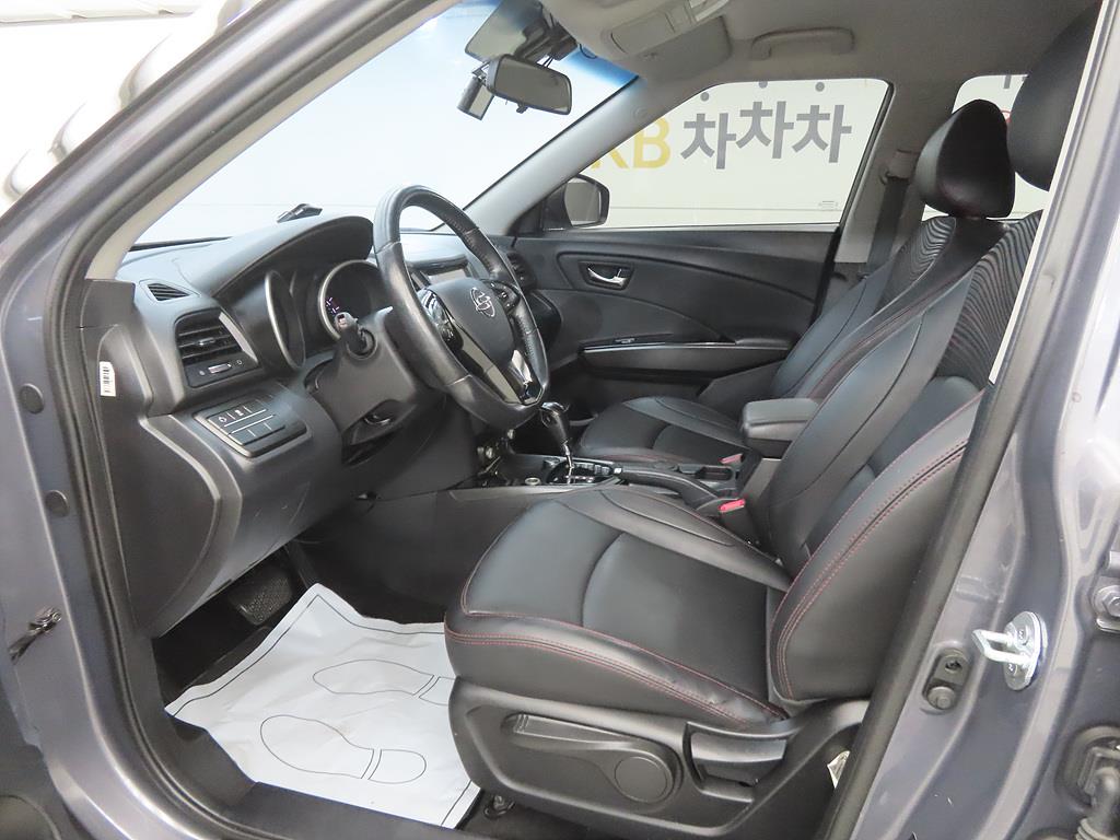 Ssangyong Tivoli - Vista 5