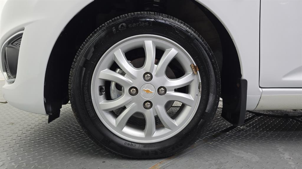 Chevrolet Spark - Vista 5