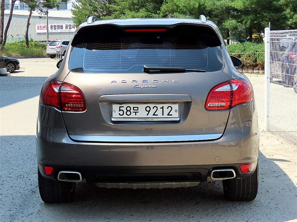 Porsche Cayenne - Vista 4
