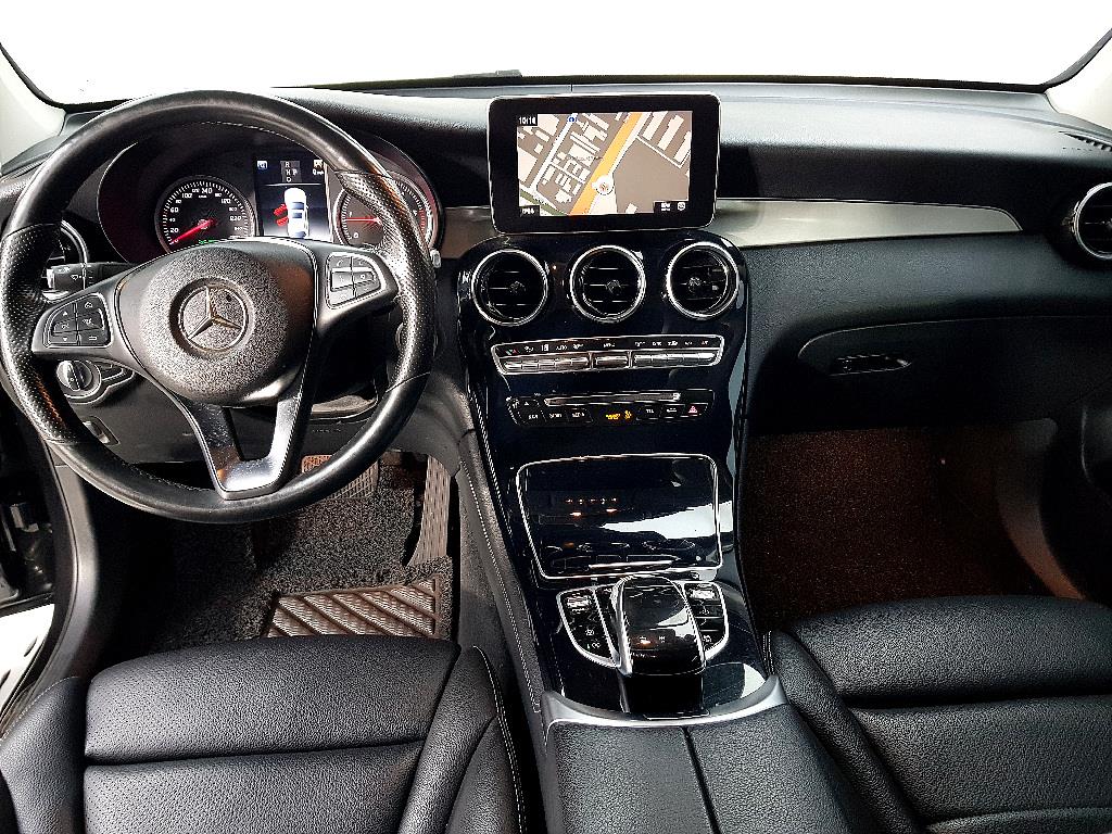 Mercedes Benz GLC Class - Vista 5