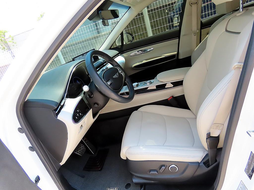 Genesis GV70 - Vista 5