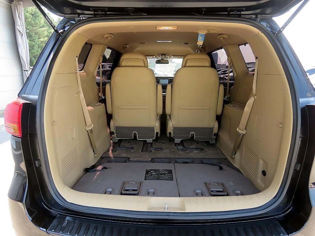 KIA Carnival - Vista 5