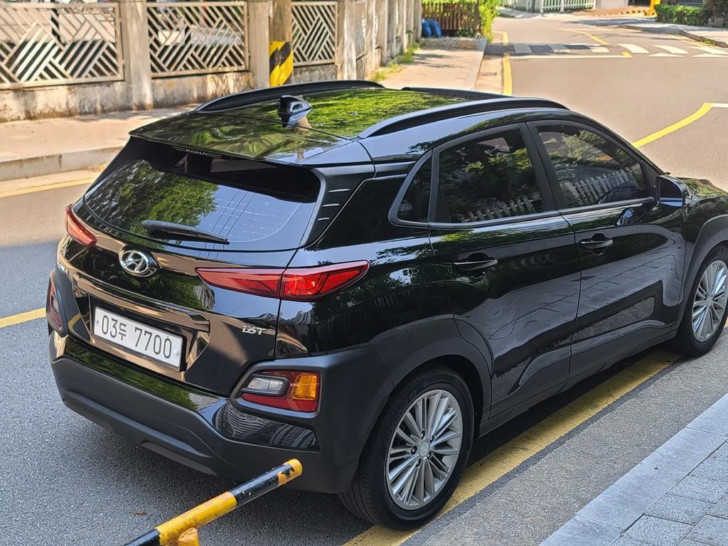 HYUNDAI Kona - Vista 5
